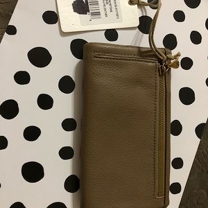 HOBO REED 100% Genuine Leather in GRAYSTONE. Vendor Style: SO-81017GSTO NEW!